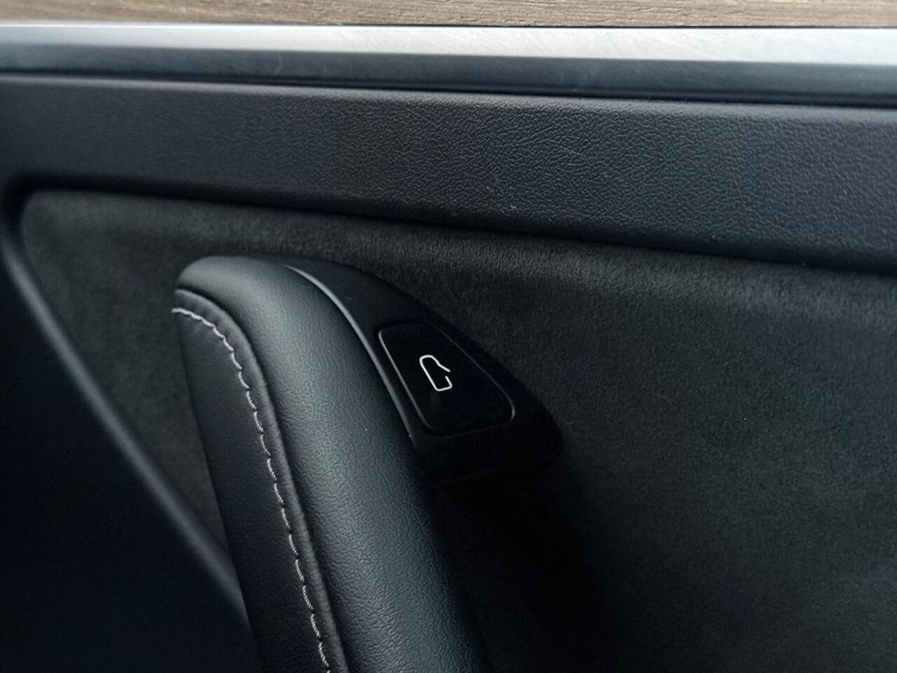 Tesla Model 3 thumbnail Misc Controls