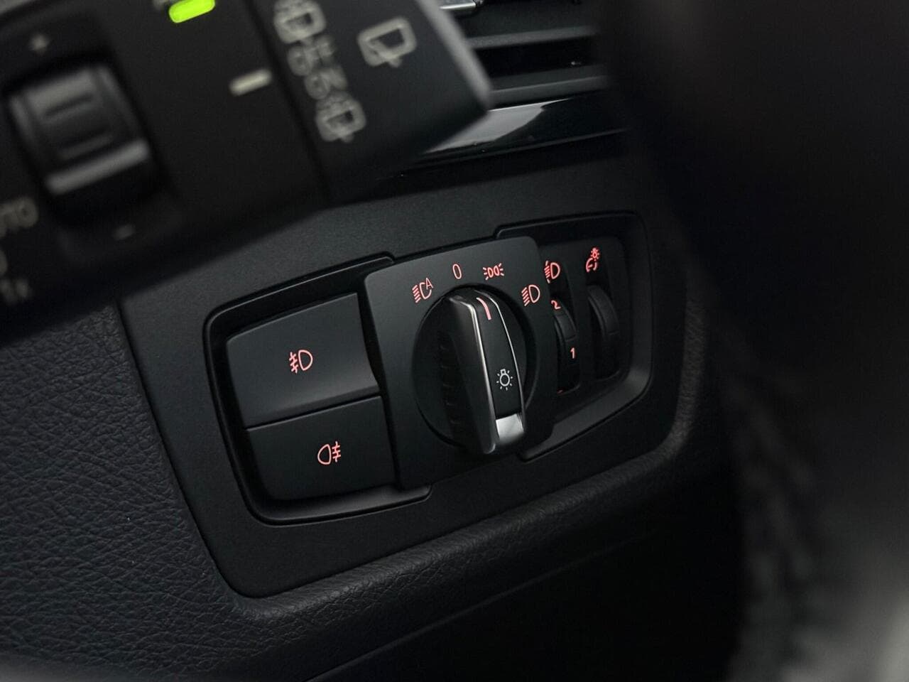 BMW 3 Series thumbnail Misc Controls