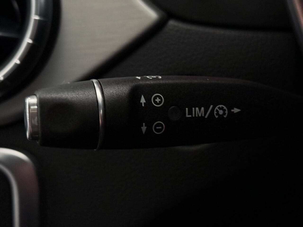 Mercedes-Benz CLA thumbnail Misc Controls