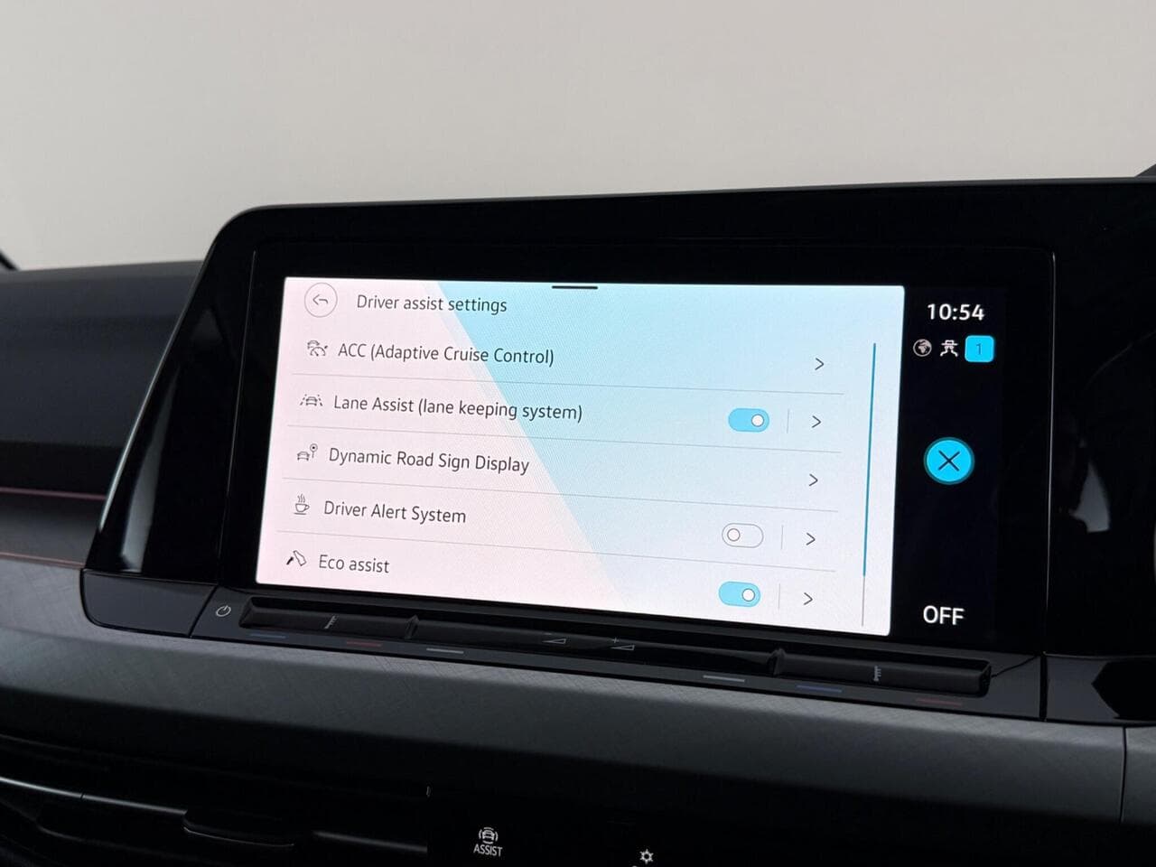 Volkswagen Golf thumbnail Infotainment System
