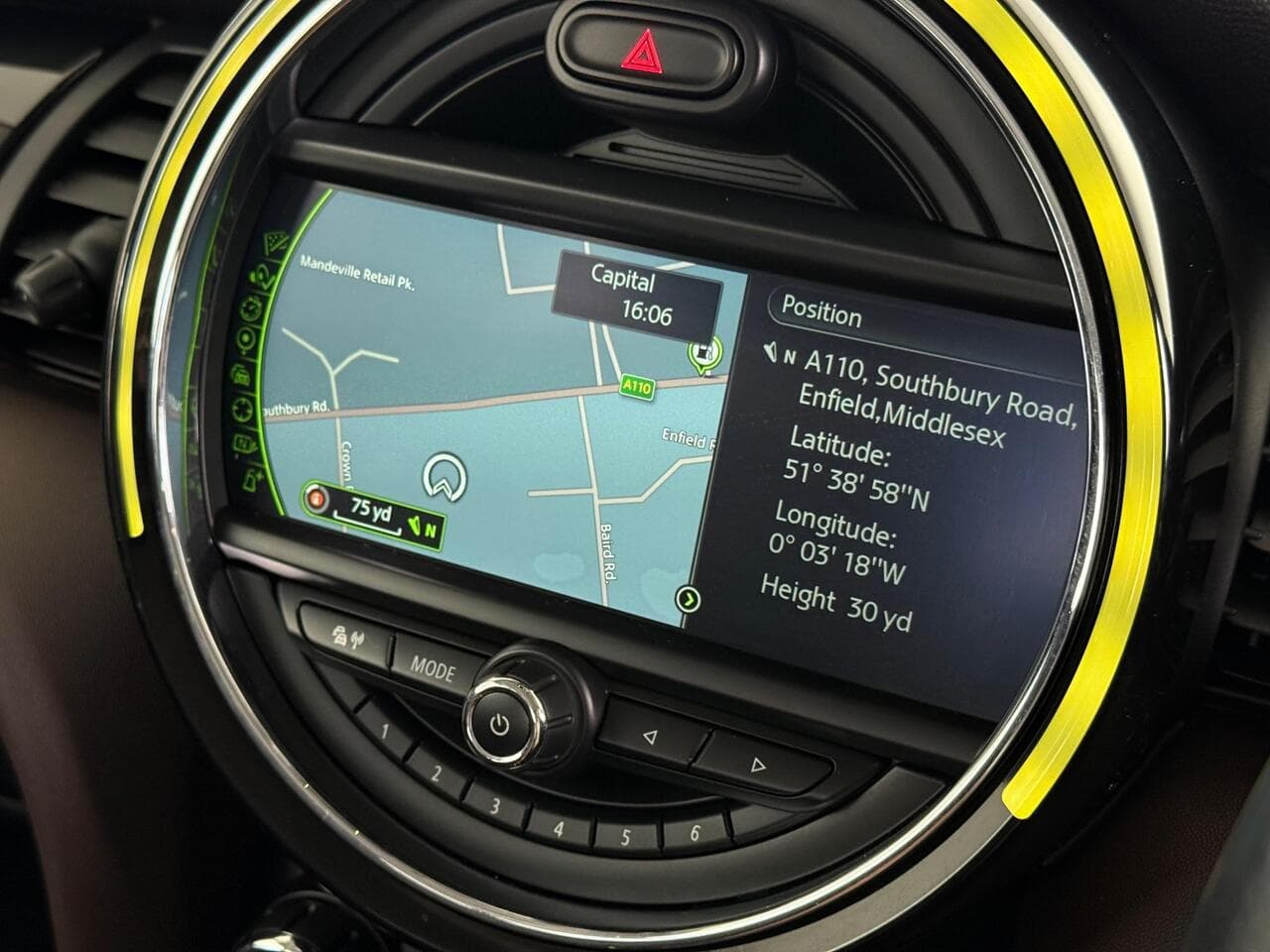 MINI Hatch thumbnail Infotainment System