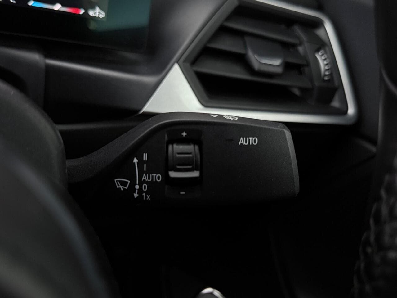 BMW 2 Series thumbnail Misc Controls