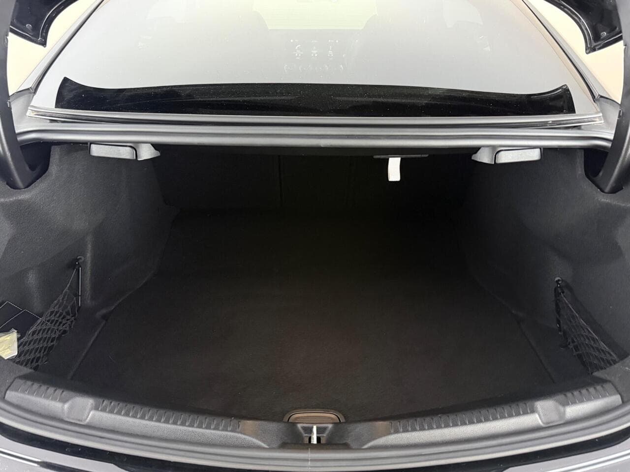 Mercedes-Benz E Class thumbnail Boot