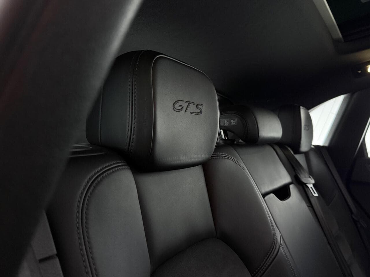 Porsche Macan thumbnail Seat Driver