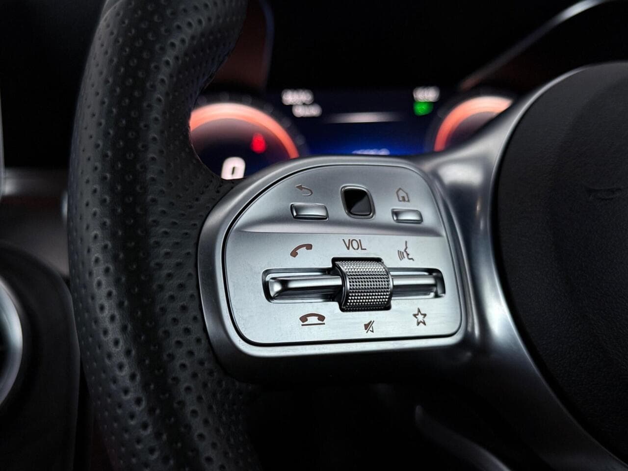 Mercedes-Benz C Class thumbnail Misc Controls