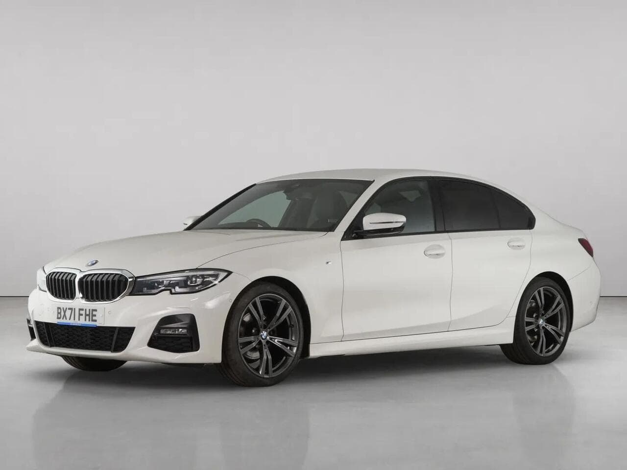BMW 3 Series thumbnail Front Left