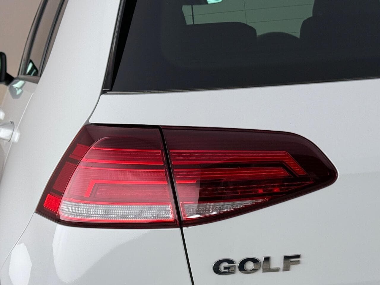 Volkswagen Golf thumbnail Lights Rear