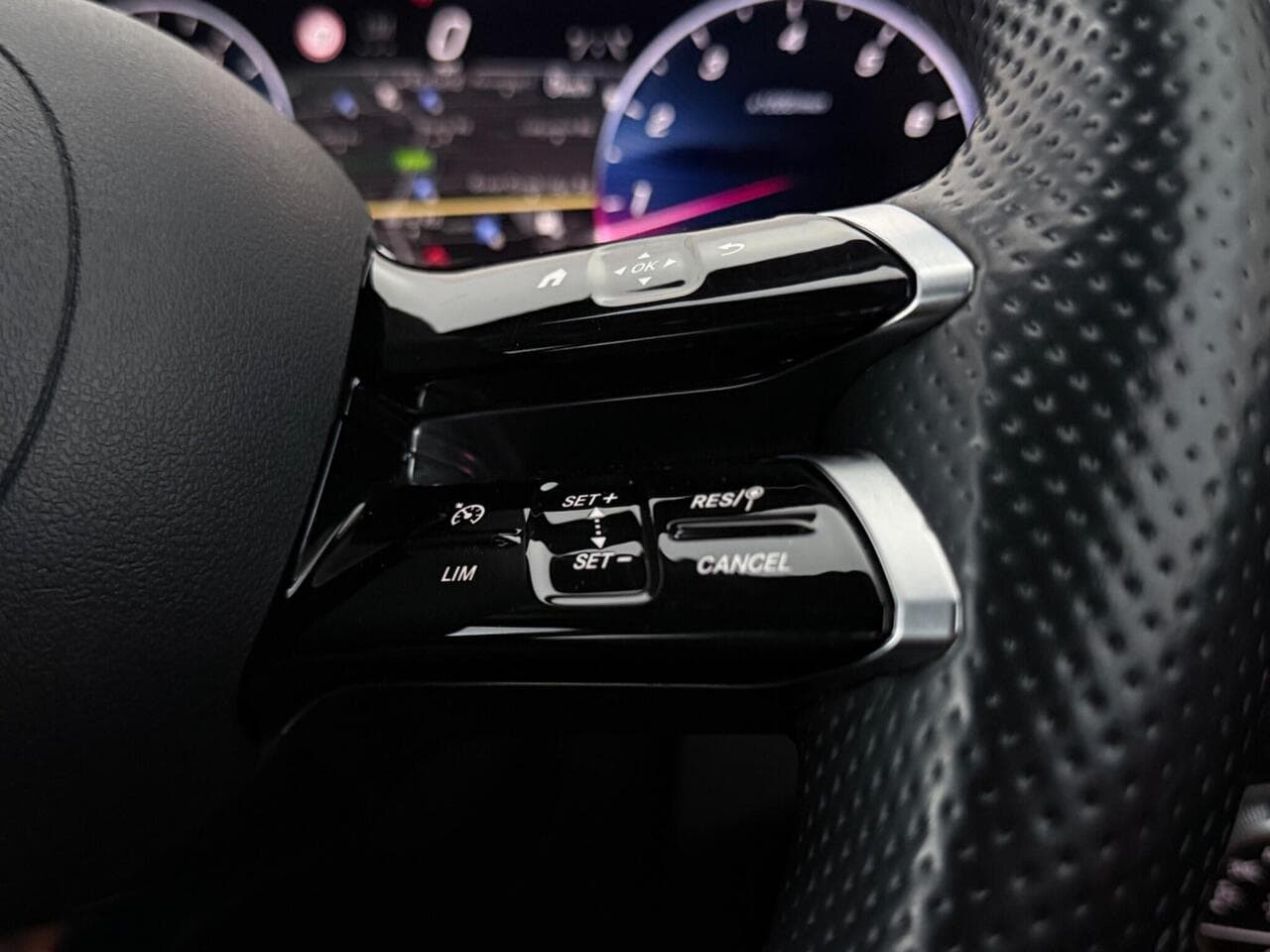 Mercedes-Benz C Class thumbnail Misc Controls