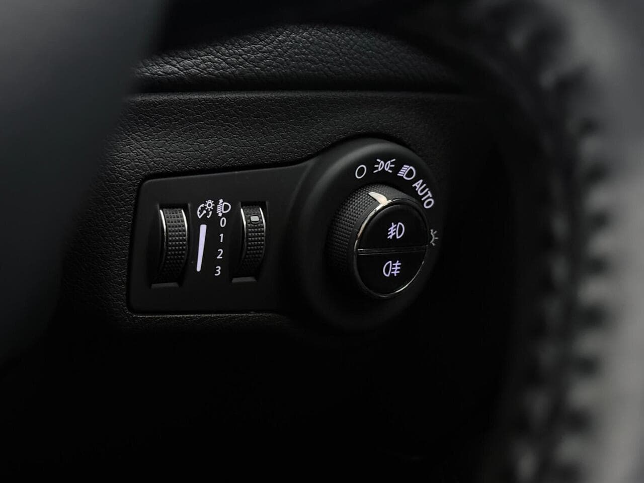 Jeep Compass thumbnail Misc Controls