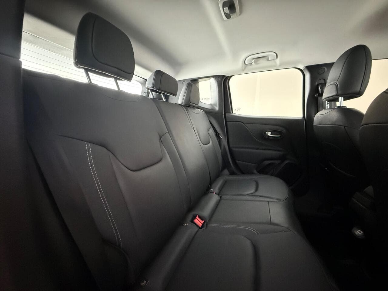 Jeep Renegade thumbnail Seats Rear