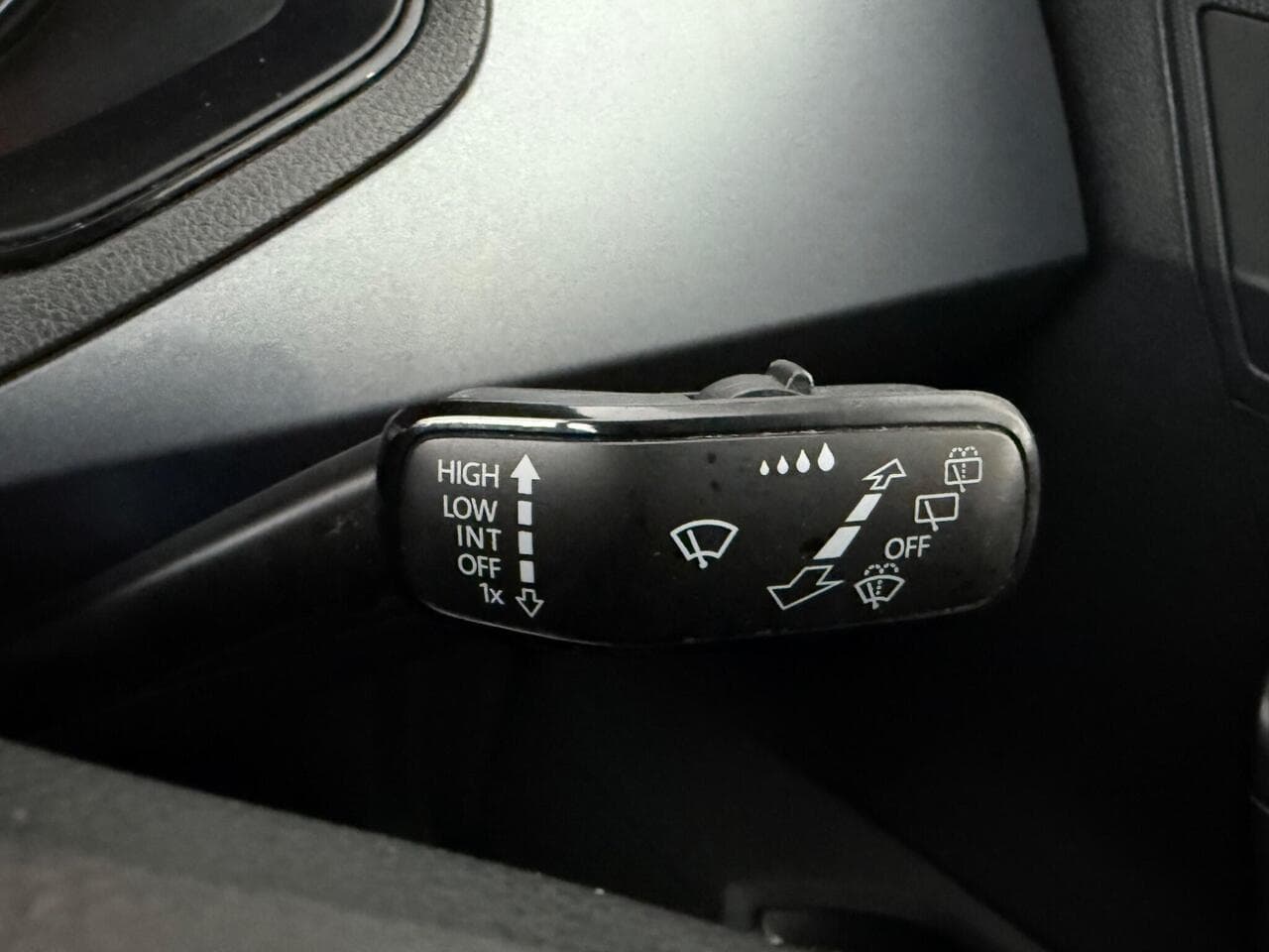 SEAT Arona thumbnail Misc Controls