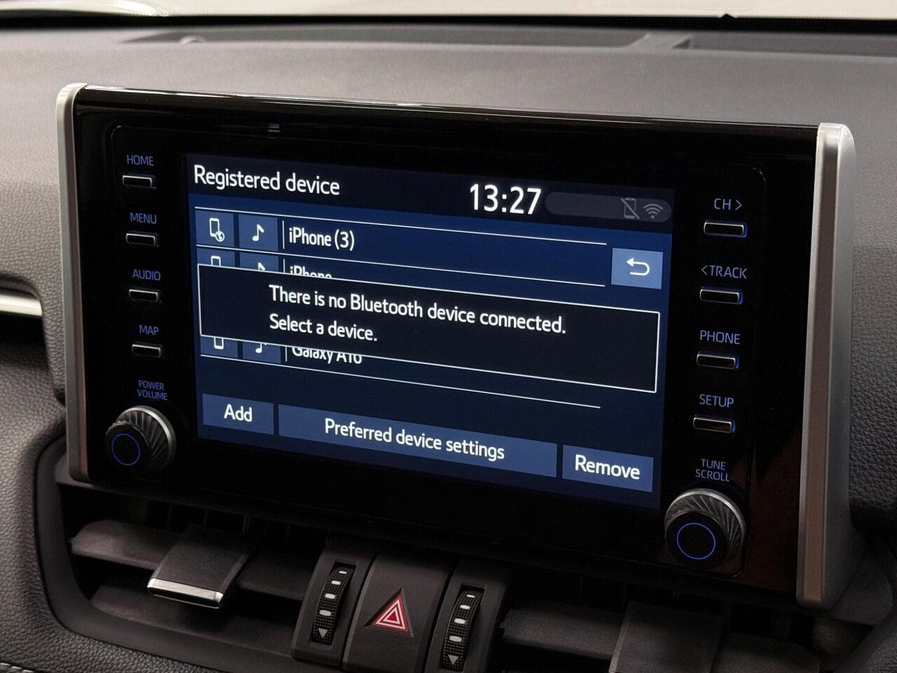 Toyota RAV4 thumbnail Infotainment System