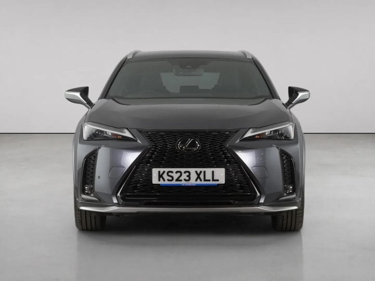 Lexus UX thumbnail Front