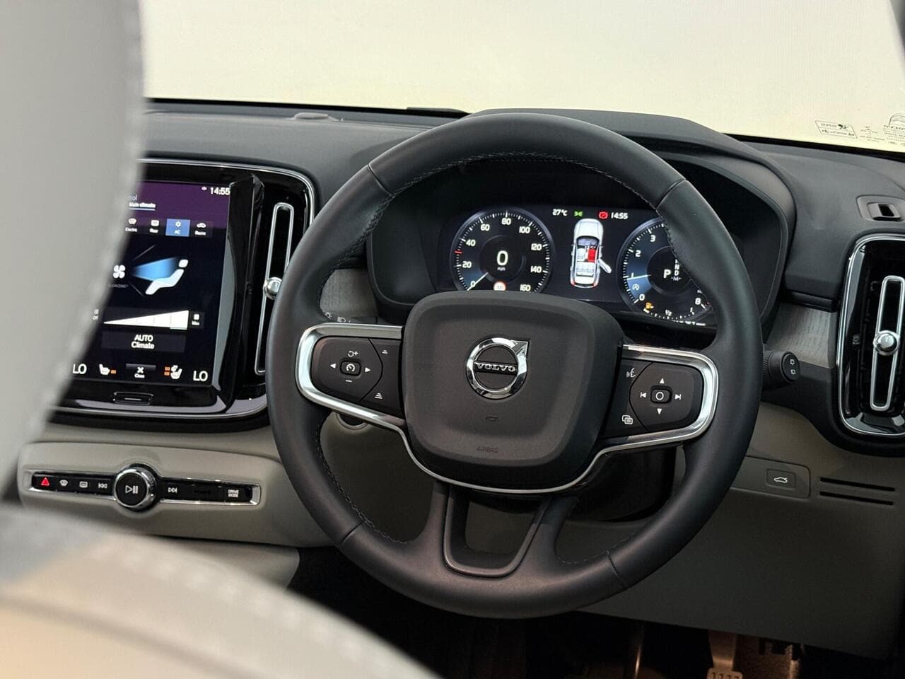 Volvo XC40 thumbnail Steering Wheel
