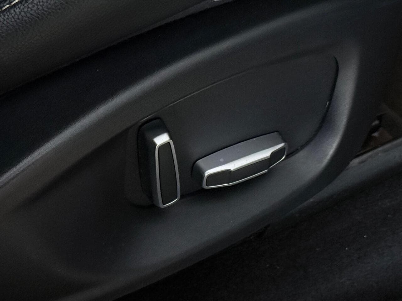 Jaguar F-PACE thumbnail Misc Controls