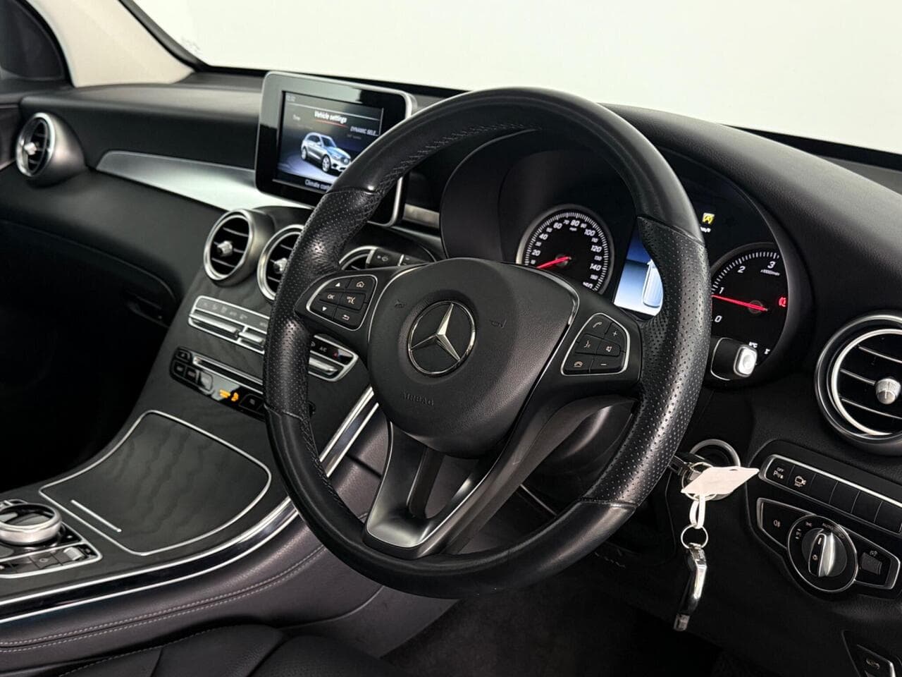 Mercedes-Benz GLC thumbnail Steering Wheel