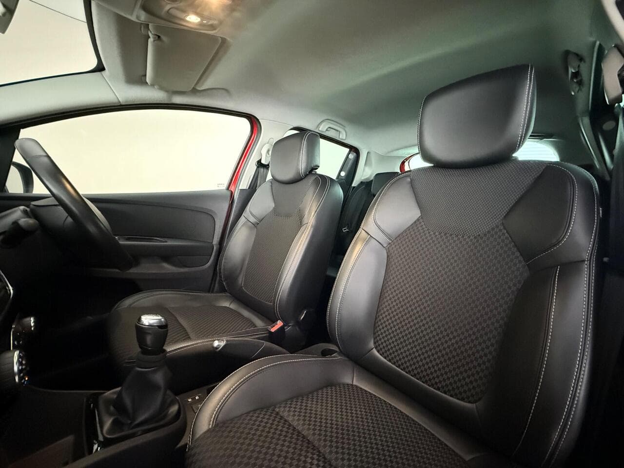 Renault Clio thumbnail Seat Front Passenger