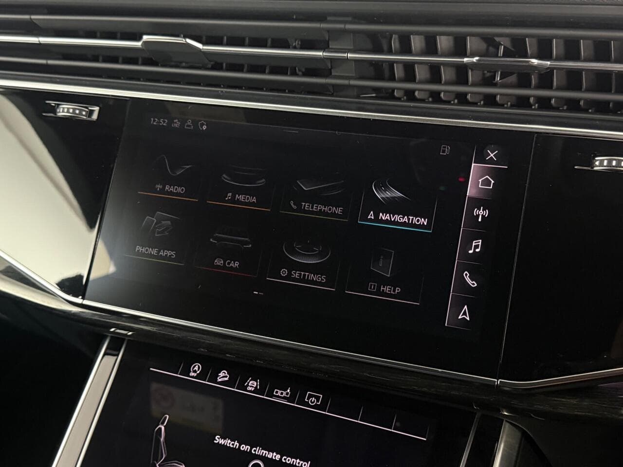 Audi Q8 thumbnail Infotainment System