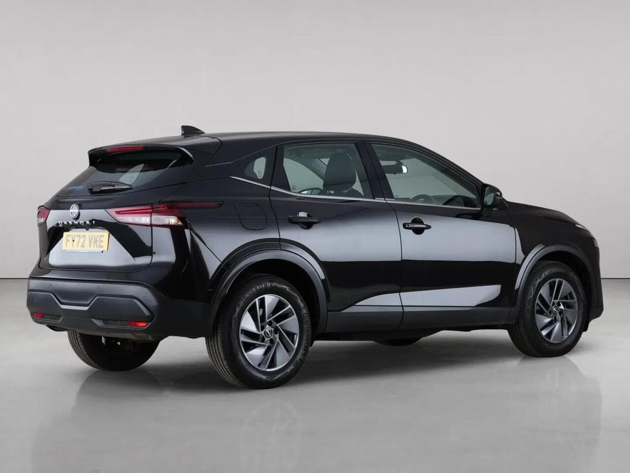 Nissan Qashqai thumbnail Side Right