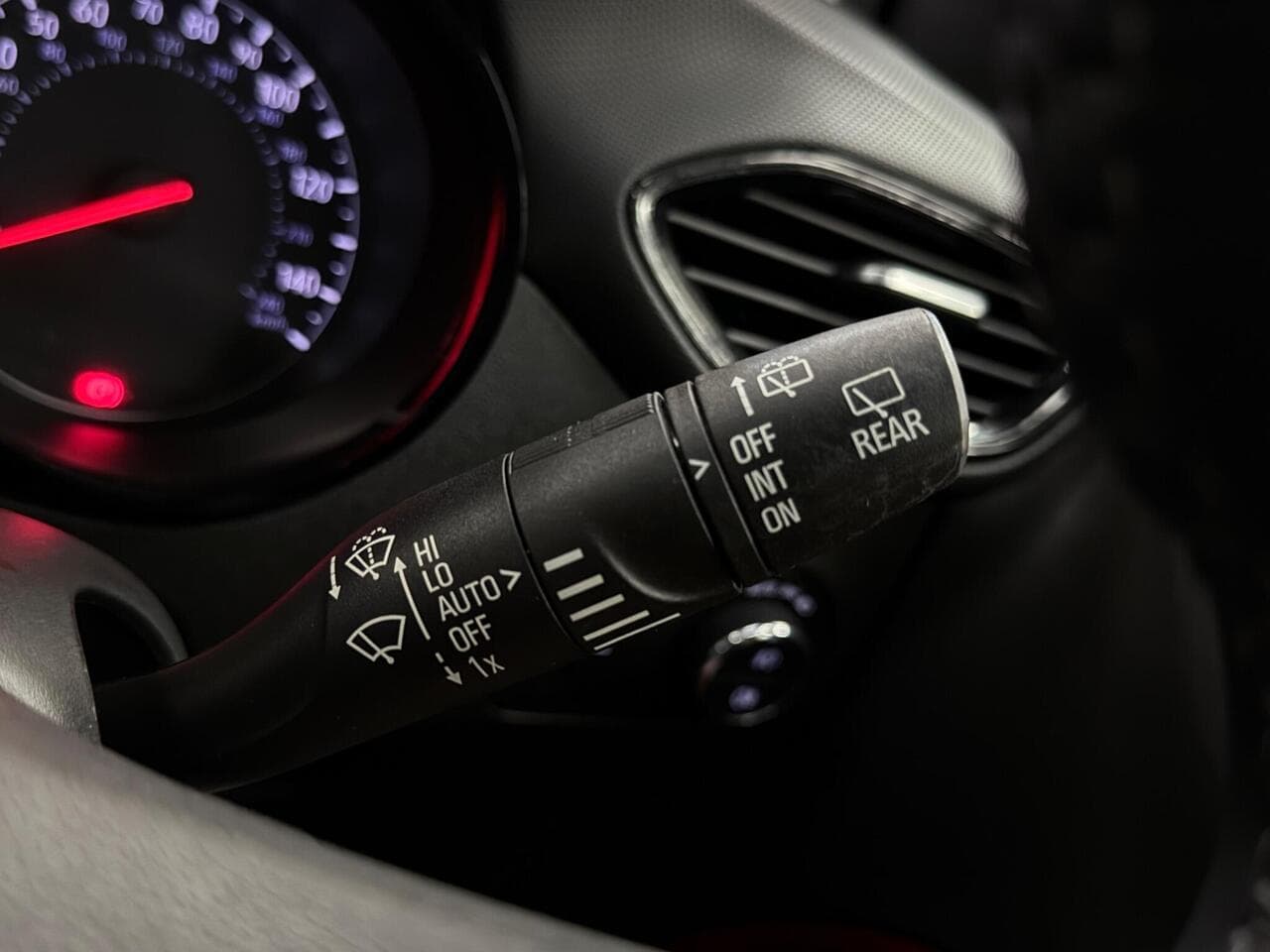 Vauxhall Crossland thumbnail Misc Controls