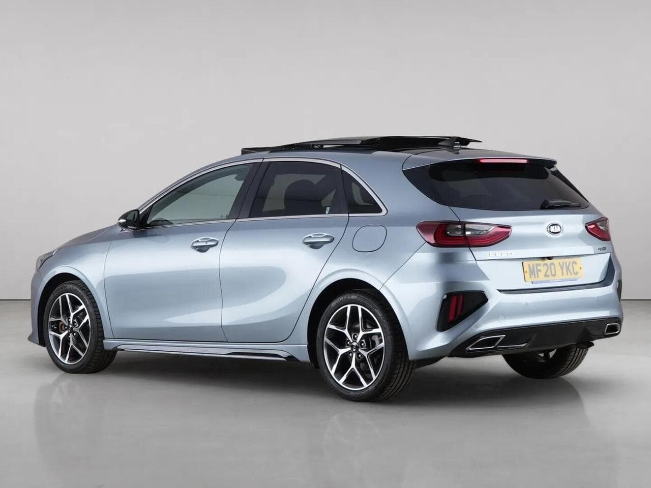 Kia Ceed thumbnail Rear Left