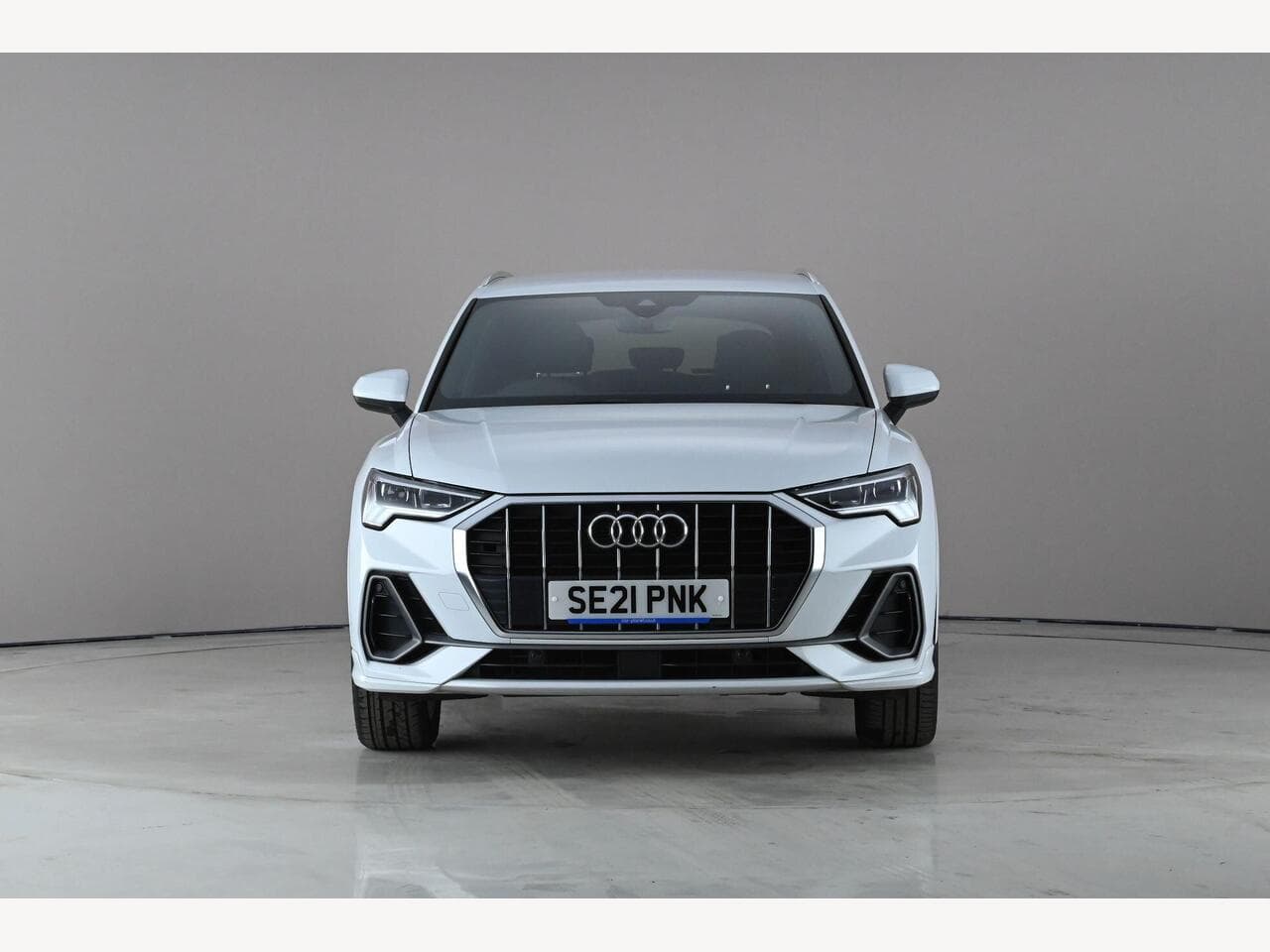 Audi Q3 thumbnail Front