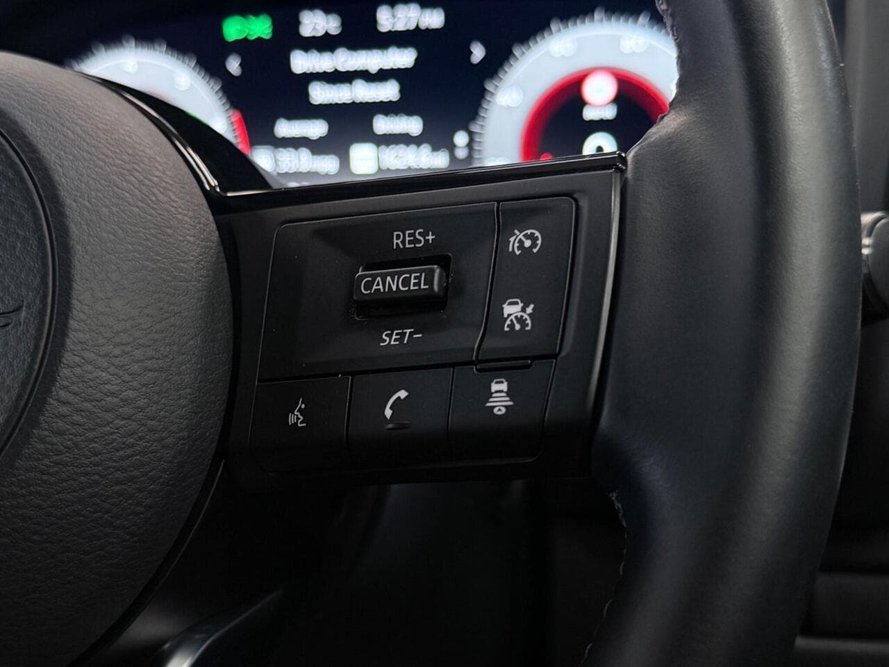 Nissan Qashqai thumbnail Misc Controls