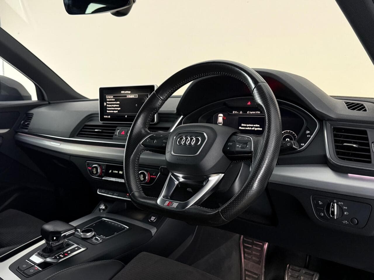 Audi Q5 thumbnail Interior Front