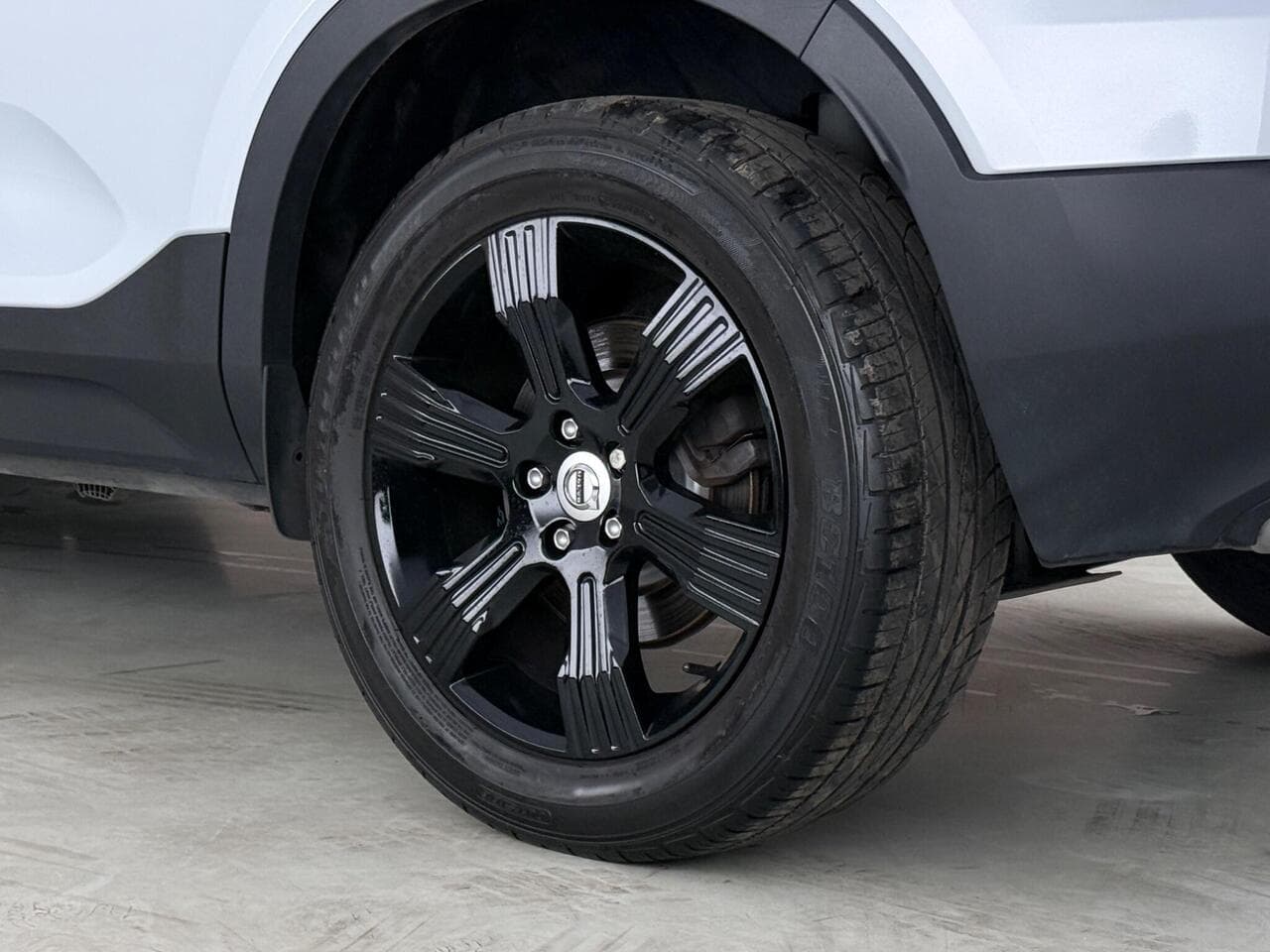 Volvo XC40 thumbnail Wheel