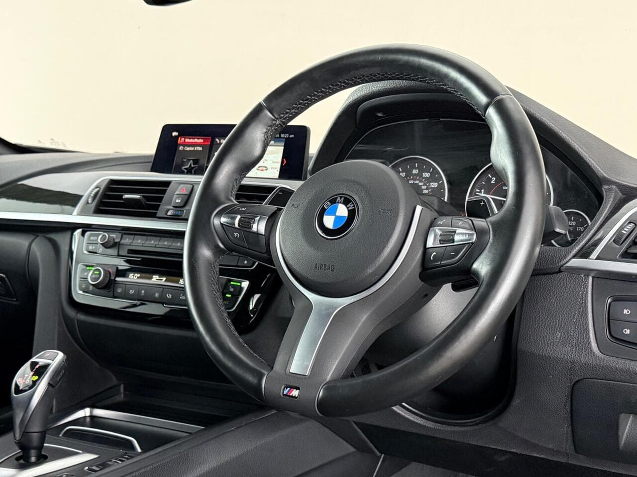 BMW 4 Series thumbnail Steering Wheel