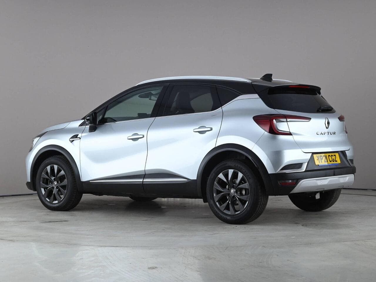 Renault Captur thumbnail Side Left