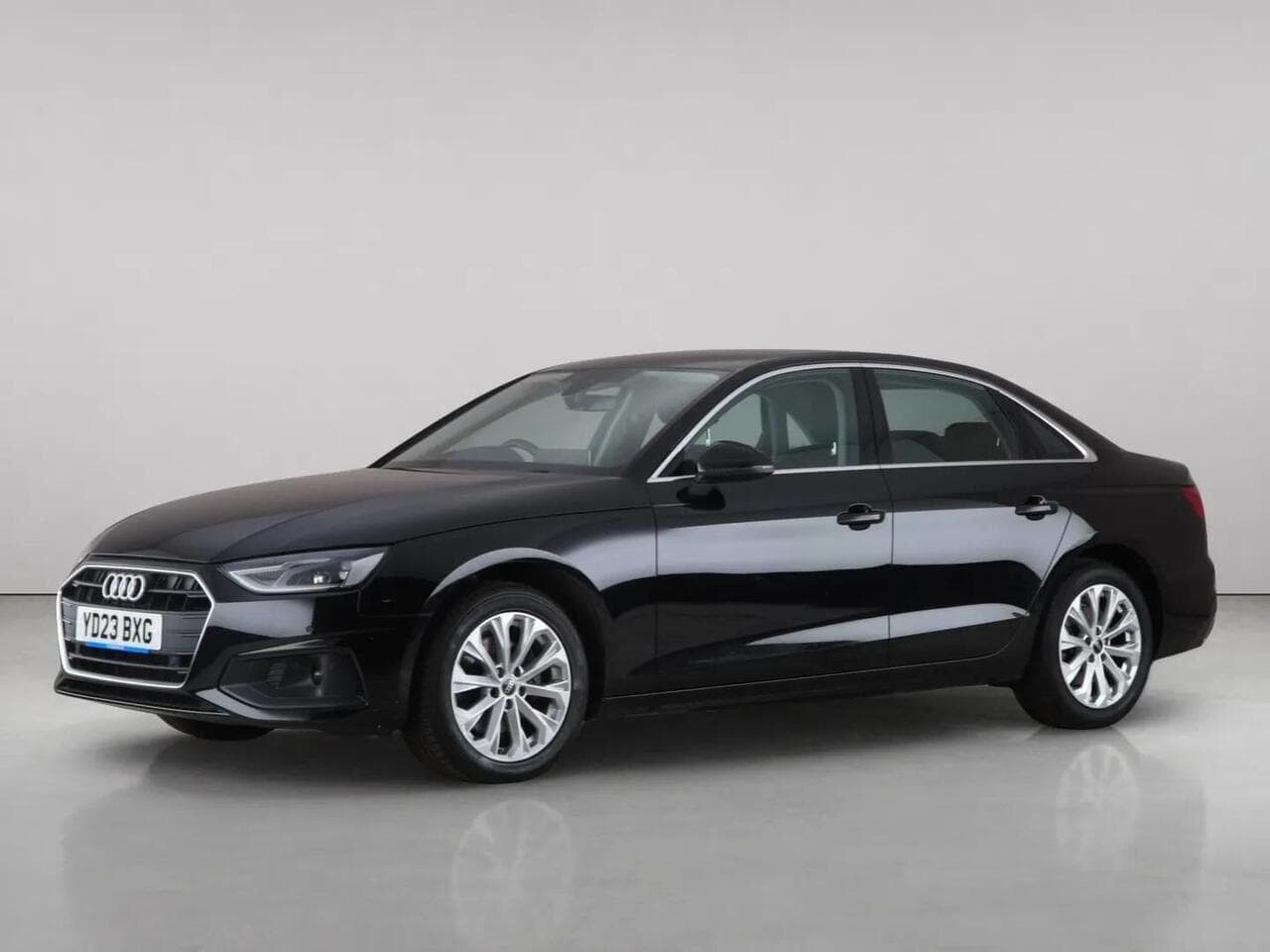Audi A4 thumbnail Front Left