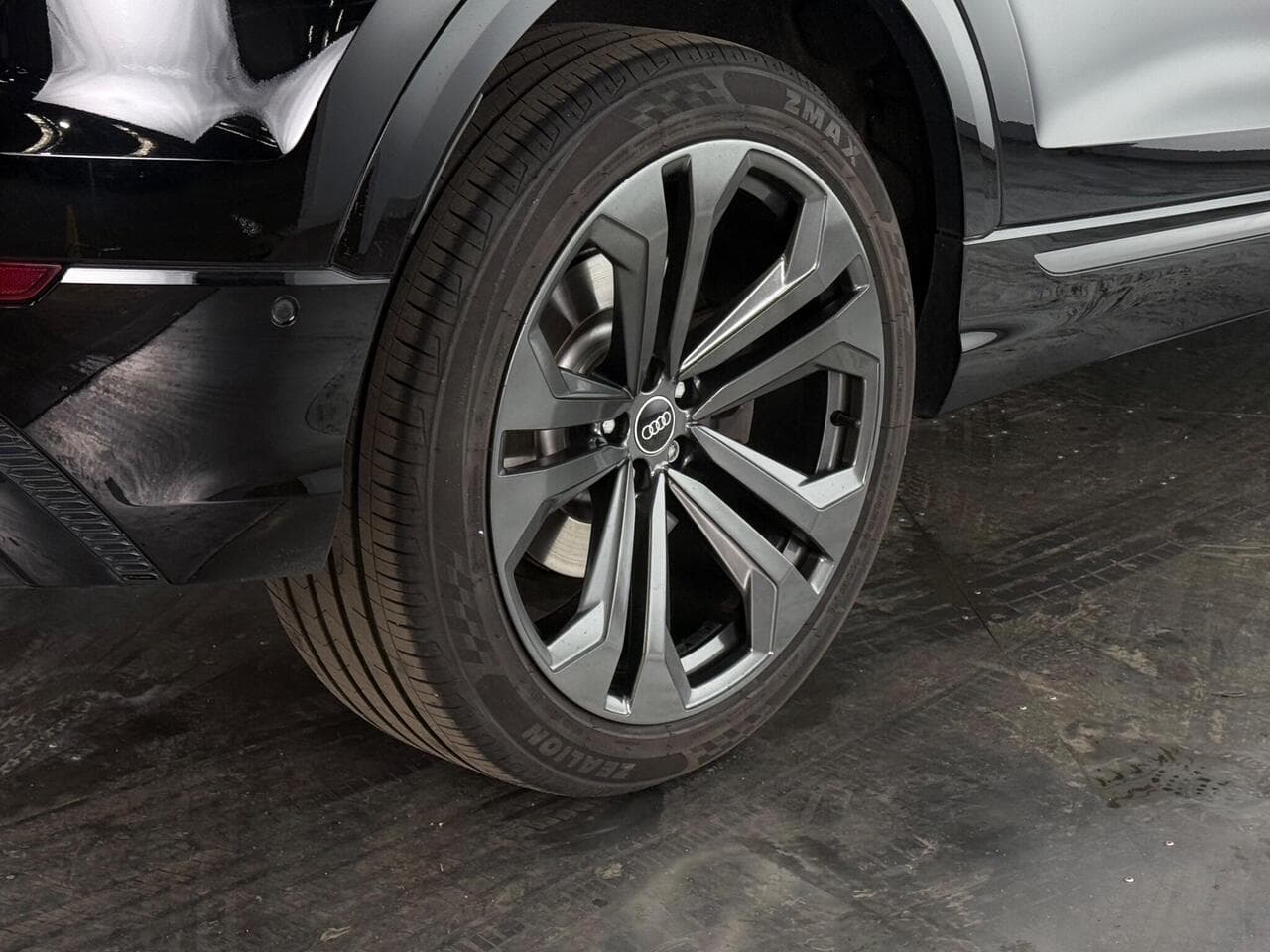Audi Q8 thumbnail Wheel