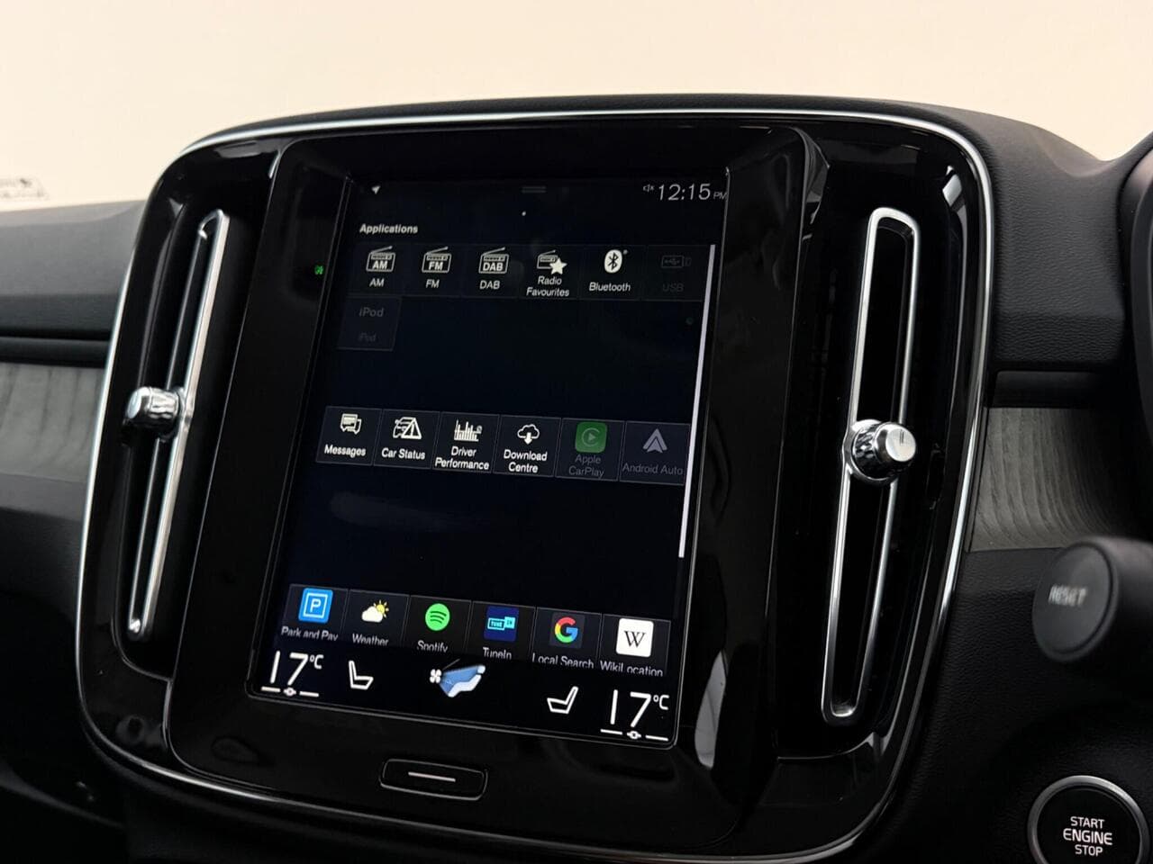 Volvo XC40 thumbnail Infotainment System