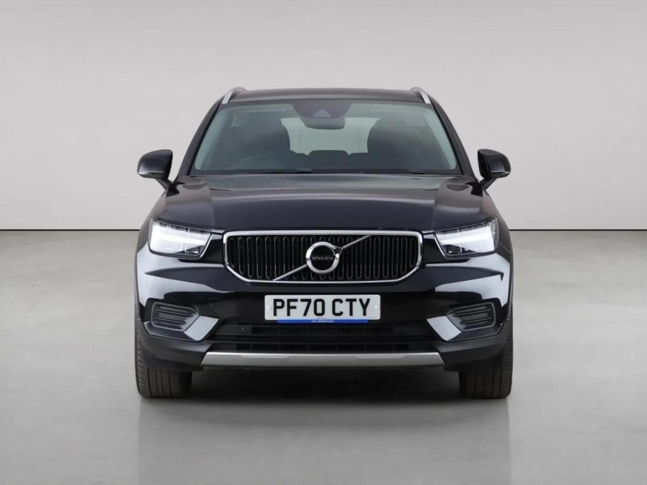 Volvo XC40 thumbnail Front
