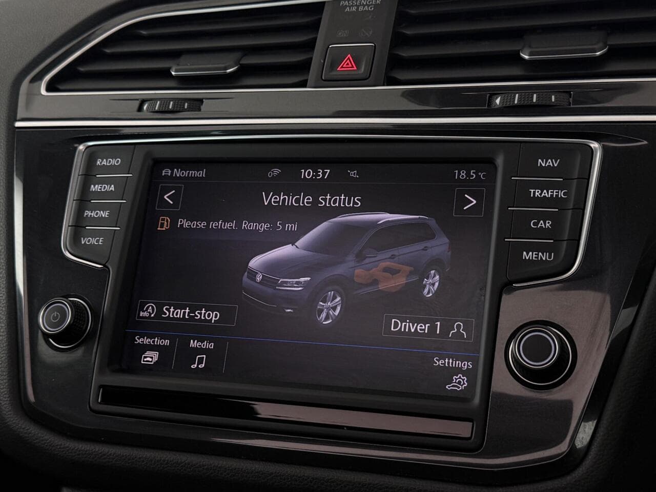 Volkswagen Tiguan thumbnail Infotainment System