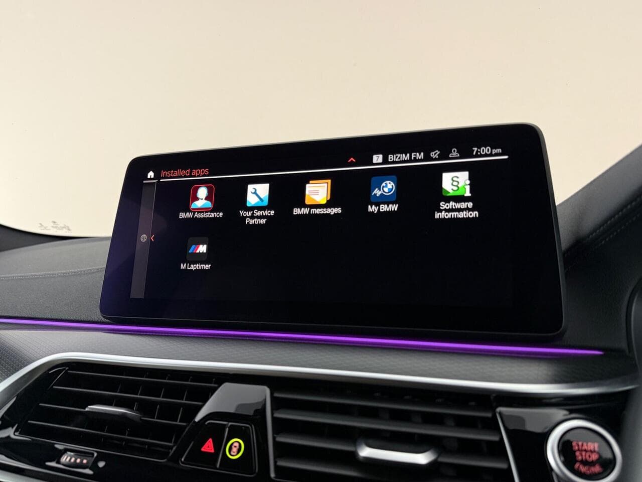 BMW 5 Series thumbnail Infotainment System