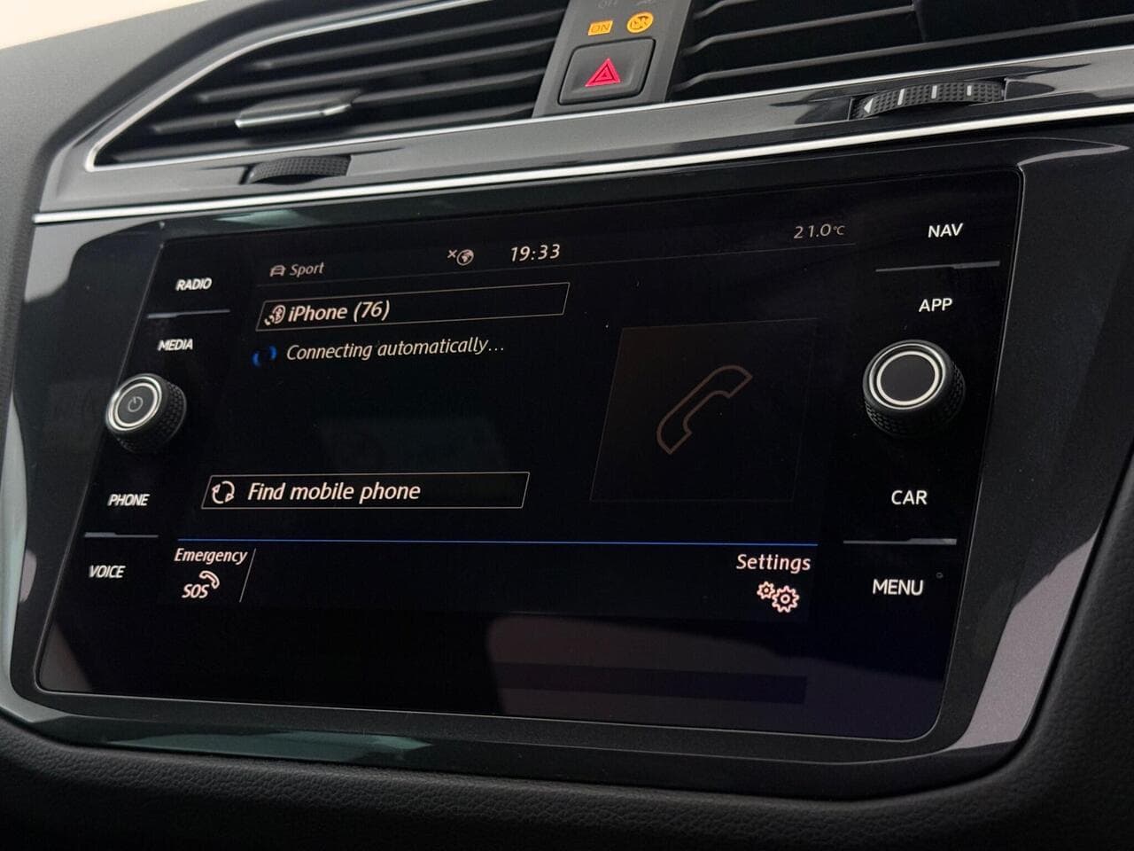 Volkswagen Tiguan thumbnail Infotainment System