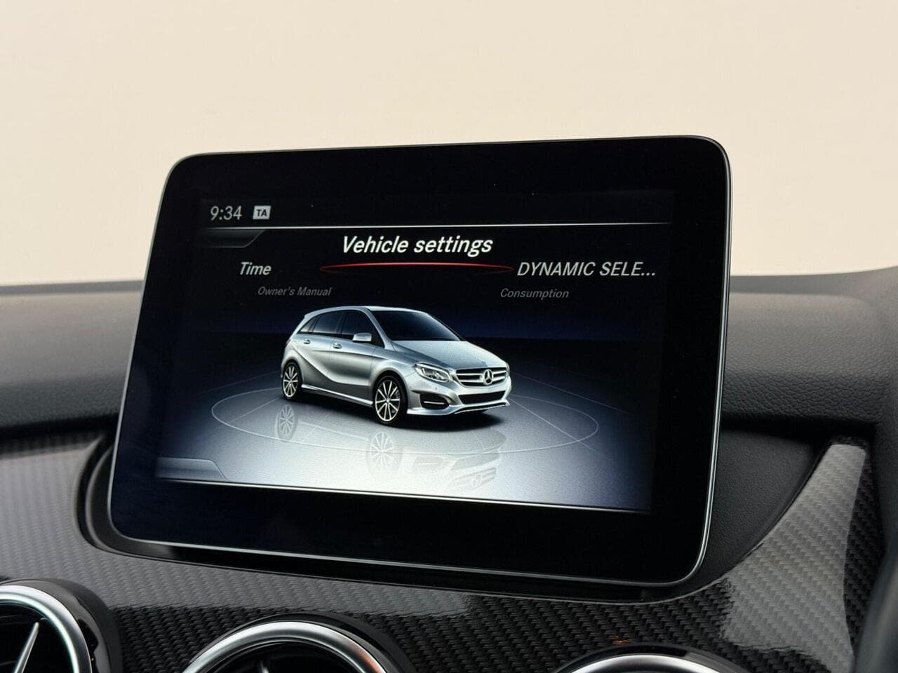 Mercedes-Benz B Class thumbnail Infotainment System