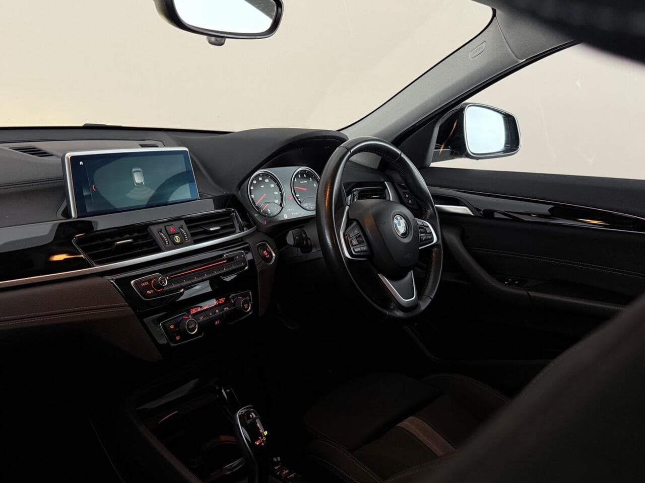 BMW X2 thumbnail Interior Front