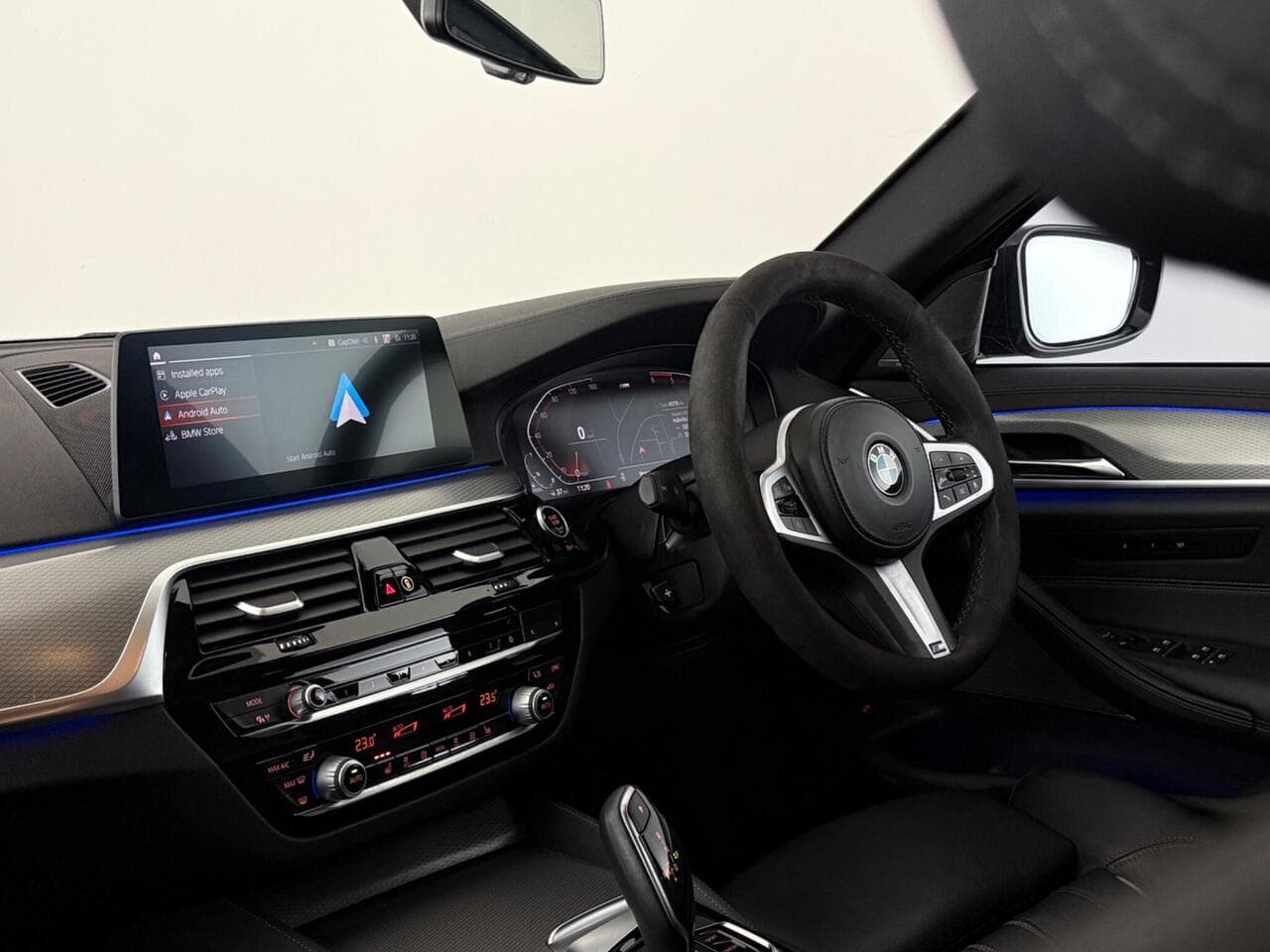 BMW 5 Series thumbnail Interior Front