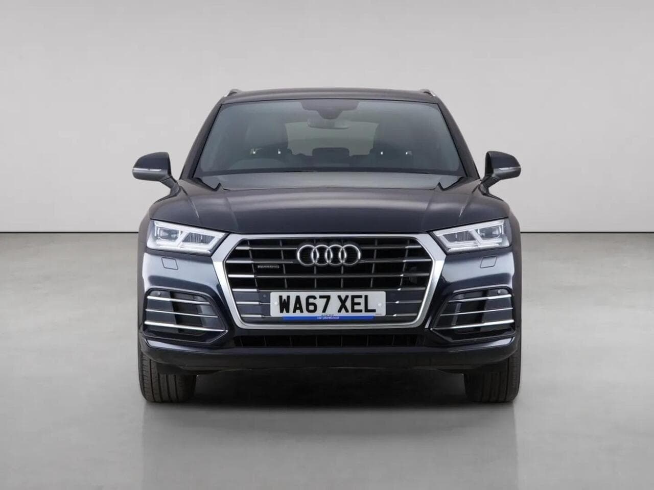 Audi Q5 thumbnail Front