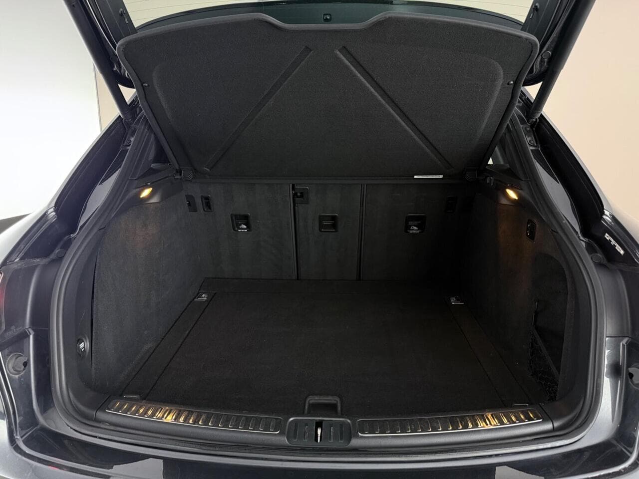 Porsche Macan thumbnail Boot