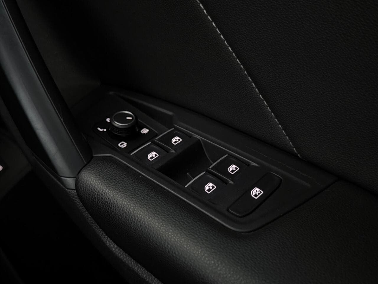 Volkswagen Tiguan thumbnail Misc Controls