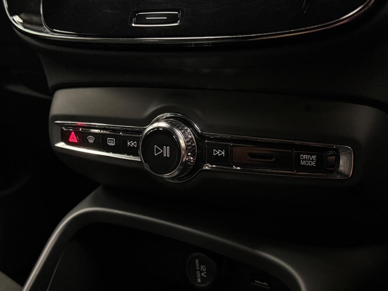 Volvo XC40 thumbnail Misc Controls