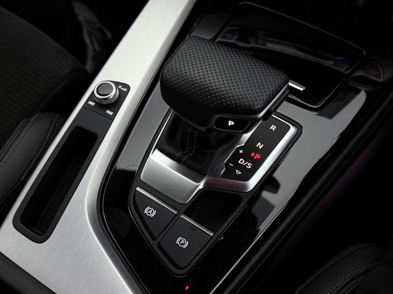 Audi A5 thumbnail Misc Controls