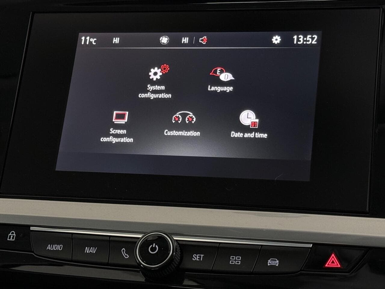 Vauxhall Grandland thumbnail Infotainment System
