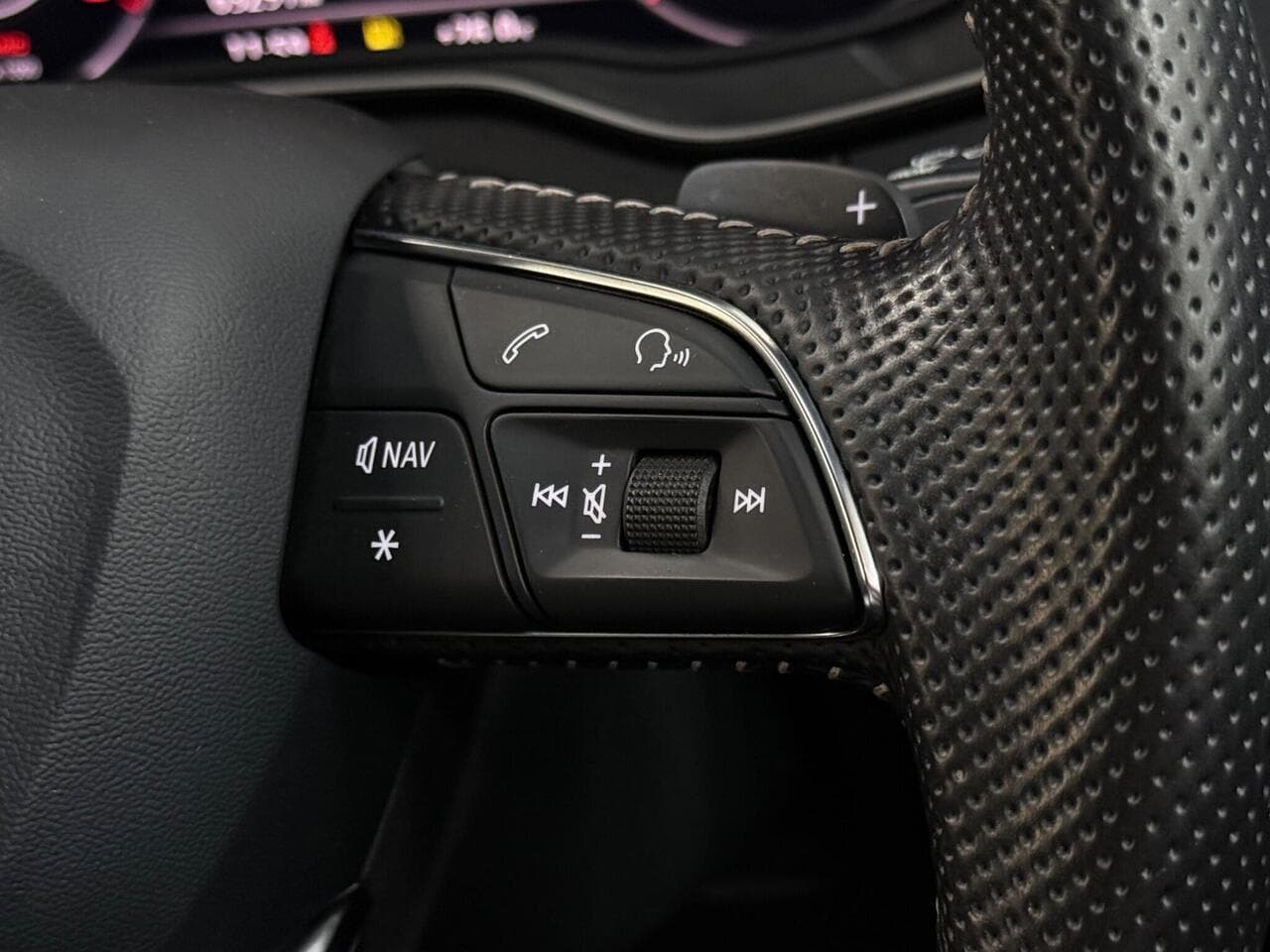 Audi Q5 thumbnail Misc Controls