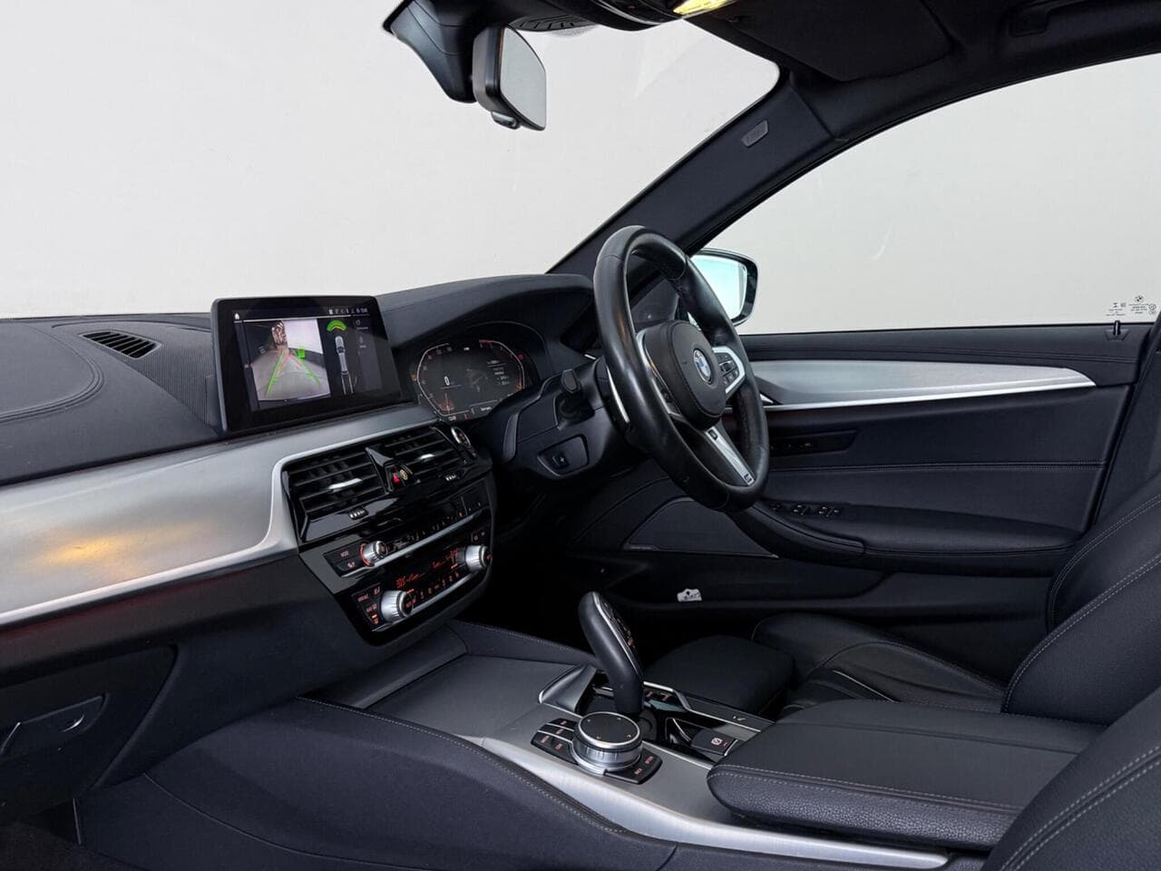 BMW 5 Series thumbnail Interior Front