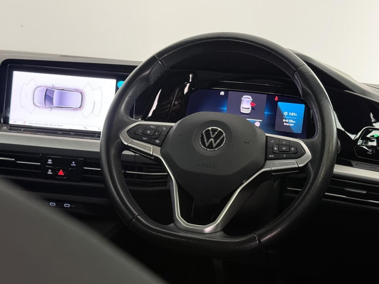 Volkswagen Golf thumbnail Steering Wheel